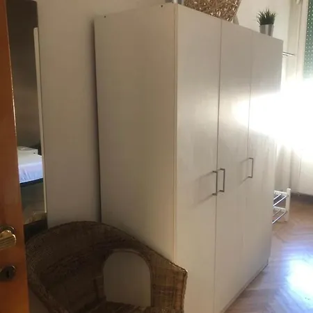 Гостьовий будинок Myroom Centerstation 3*